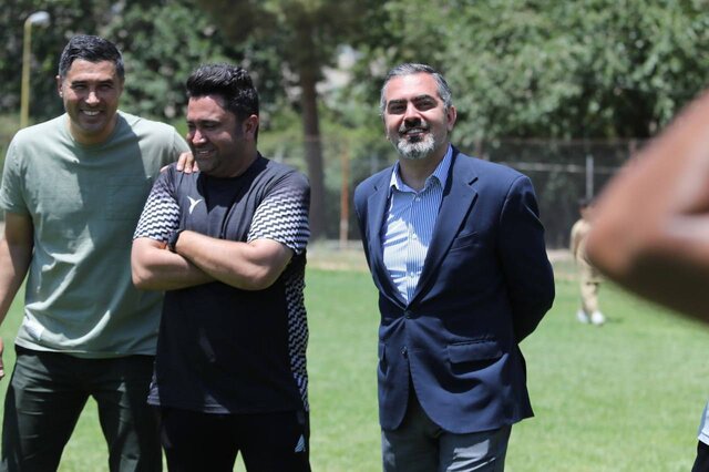 اخباری: برای صعود به لیگ برتر خون دل خوردیم/ قضاوتها در هفتههای پایانی عادلانهتر شد