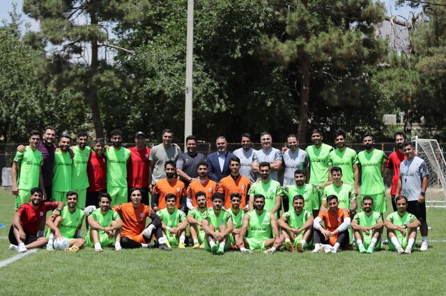 اخباری: برای صعود به لیگ برتر خون دل خوردیم/ قضاوتها در هفتههای پایانی عادلانهتر شد