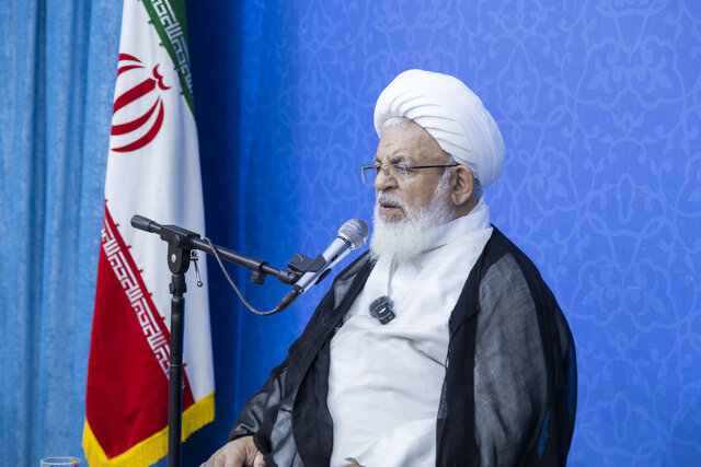 نسل امروز با مجاهدت عالمان گذشته آشنا شوند