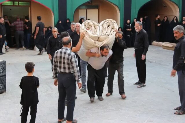 آیین ۱۲۰ ساله پوشکشی حسینیه چرخاب اردکان