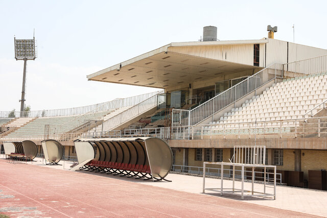 مجموعه استان پای کار آمادهسازی ورزشگاه نصیری یزد