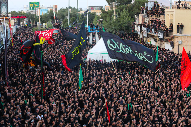 آیین «نخل‌برداری» عصر عاشورا در شهرستان تفت