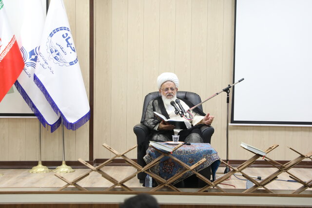 جهاددانشگاهی تفکر و تعقل را در دانشگاهها زنده کند