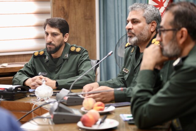 تبیین و نشر عمیق فرهنگ جهاد و شهادت را دنبال میکنیم