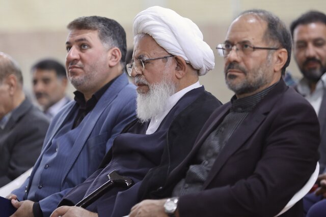 دانشآموزان در حوادث امروز جهان اندیشه کنند