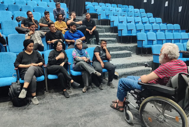 ۱۴ نمایش مونولوگ در اردکان به روی صحنه میرود