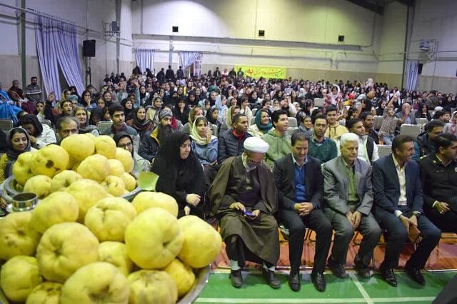 نابودی دسترنج کشاورزان بهابادی به دلیل نبود صنایع تبدیلی نابودی دسترنج کشاورزان بهابادی به دلیل نبود صنایع تبدیلی