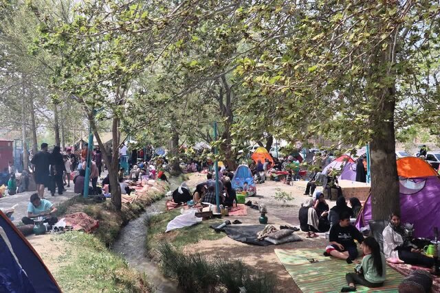 روز سیزدهم فروردین در کنار چشمه زیبای غربالبیز مهریز