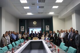 نگاهی به تجارتخانه‌های زرتشتی یزد در دوره قاجار با رونمایی از کتابی تازه از اسناد خاندان جهانیان