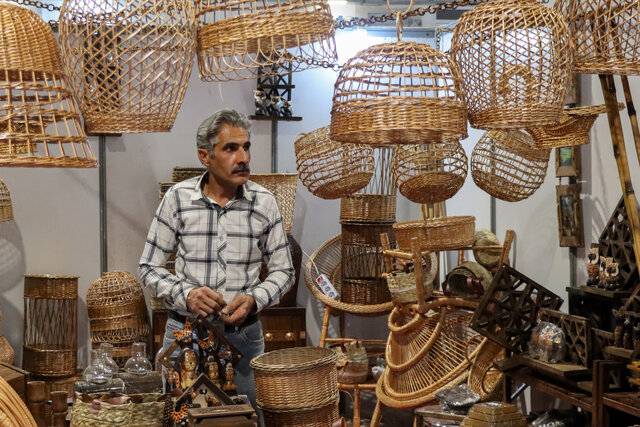 هیچ غرفه‌ غیرمرتبطی در نمایشگاه امسال صنایع‌دستی یزد نیست