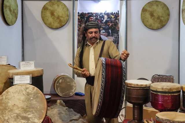 هیچ غرفه‌ غیرمرتبطی در نمایشگاه امسال صنایع‌دستی یزد نیست
