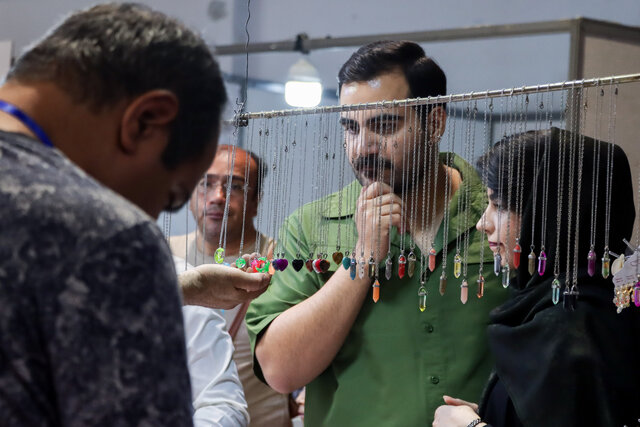 هیچ غرفه‌ غیرمرتبطی در نمایشگاه امسال صنایع‌دستی یزد نیست