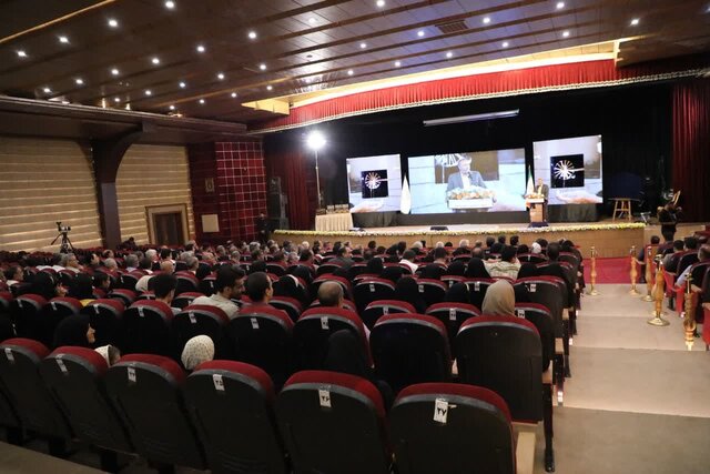 امروز شاهد تعظیم جهان در برابر حکمت ایرانی هستیم