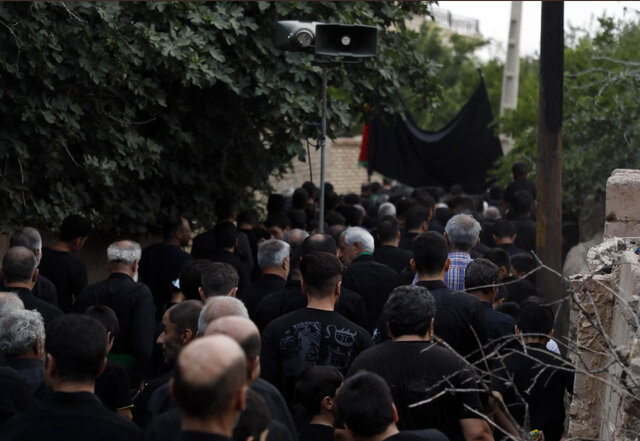 آیین محلهگردی؛ سنت ۱۰۰ ساله مهریز در سوگ حسینی