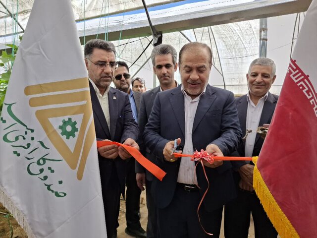 بهرهبرداری از ۹۰ طرح اقتصادی صندوق کارآفرینی یزد به مناسبت هفته دولت بهرهبرداری از ۹۰ طرح اقتصادی صندوق کارآفرینی یزد به مناسبت هفته دولت