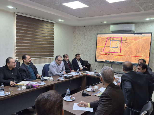 رسیدگی به مشکلات ۵۰ معدن‌کار یزدی با حضور مقامات وزارت صنعت، معدن و تجارت