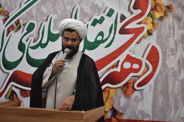امام جمعه بهاباد: دهه فجر فرصتی برای بازنگری در مسیر انقلاب است