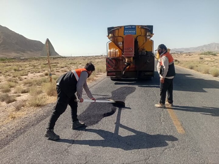 اجرای بیش از ۵۰ هزار مترمربع آسفالت در روستاهای بخش مرکزی بافق