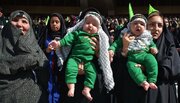 تجدید بیعت مادران بافقی با آرمان‌های حسینی در همایش شیرخوارگان