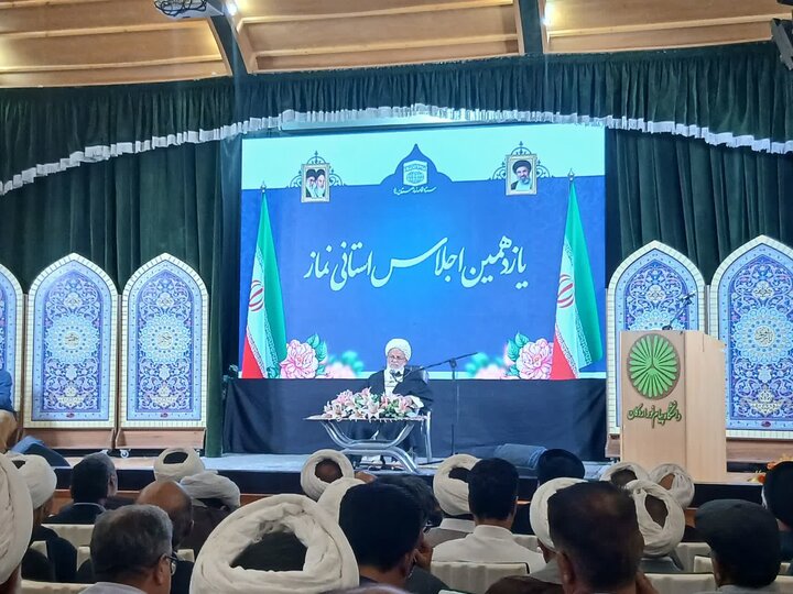 امام جمعه یزد: شیرینی ارتباط با خدا از دوران کودکی در دل فرزندان نهادینه شود