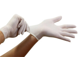 کشف بیش از ۲۰ هزار جفت دستکش بیمارستانی احتکار شده