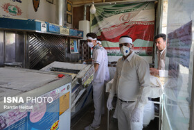 نانوایی که نان متفاوت دست مردم می‌دهد