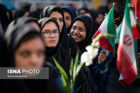 یاری‌گران زندگی در ۵۵۰ مدرسه دانش‌آموزان را یاری کردند