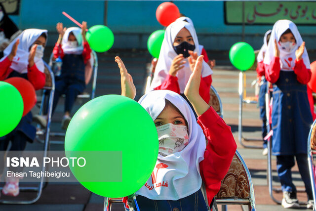 نواخته شدن زنگ شکوفهها در زنجان نواخته شدن زنگ شکوفهها در زنجان