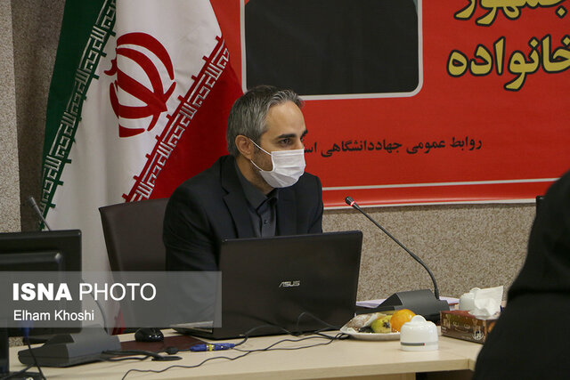 پیشنهاد راه‌اندازی مرکز رشد صنایع فرهنگی خلاق ویژه بانوان در راستای اهداف نظام است