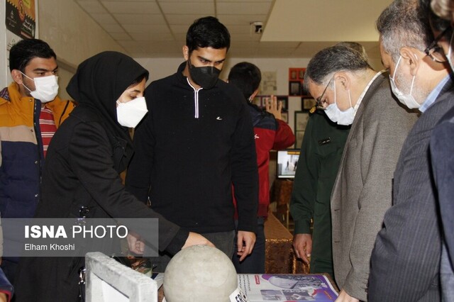 بازدید استاندار زنجان و مسئولان استانی از نمایشگاه جهادگران علم و فناوری بسیج
