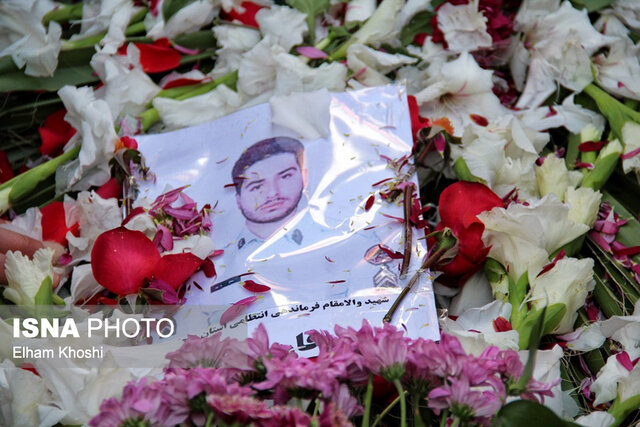 پیکر «عرفان بیات» شهید مدافع امنیت در زنجان تشییع شد