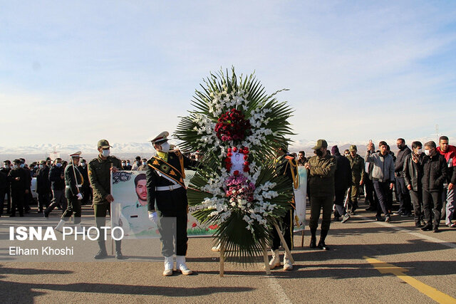 پیکر «عرفان بیات» شهید مدافع امنیت در زنجان تشییع شد