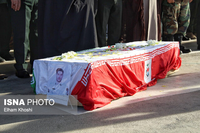 پیکر «عرفان بیات» شهید مدافع امنیت در زنجان تشییع شد