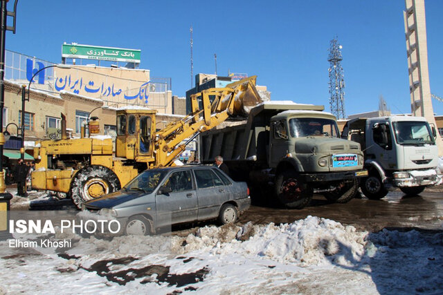 عکس تزئینی است استقرار ۱۸۰ دستگاه ماشینآلات شهرداری برای برفروبی شهر زنجان