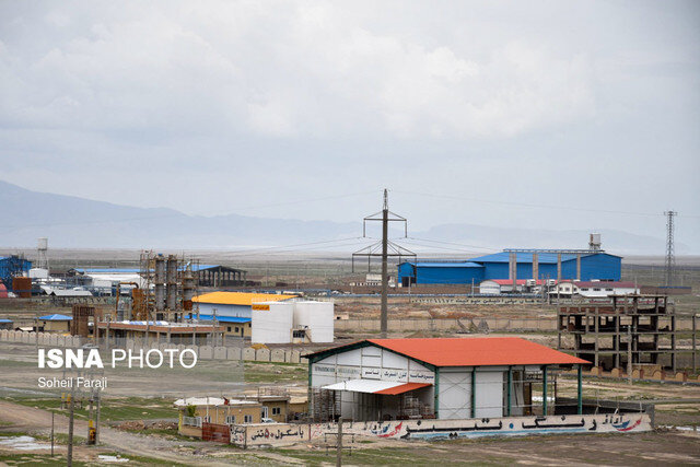 شناسایی ۳۰ هکتار زمین برای انتقال کارگاههای کوچک و مزاحم شهری شناسایی ۳۰ هکتار زمین برای انتقال کارگاههای کوچک و مزاحم شهری