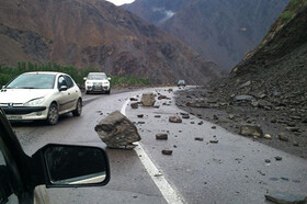 خودداری رانندگان از توقف در مسیرهای نصب هشدار ریزش کوه