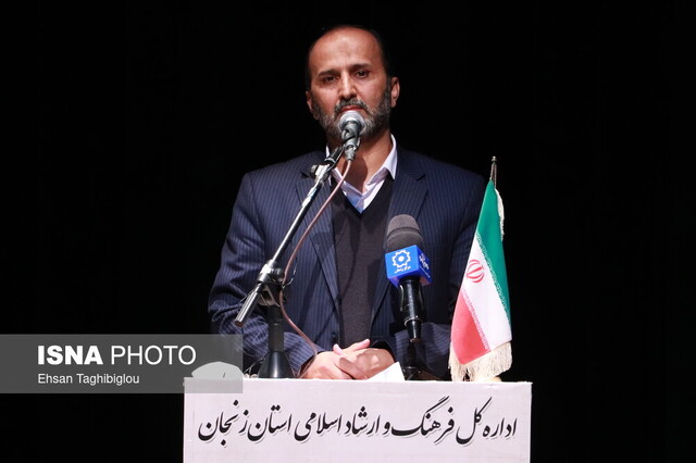 هنر متعالی هنری است که عواطف و احساسات را جذب کند