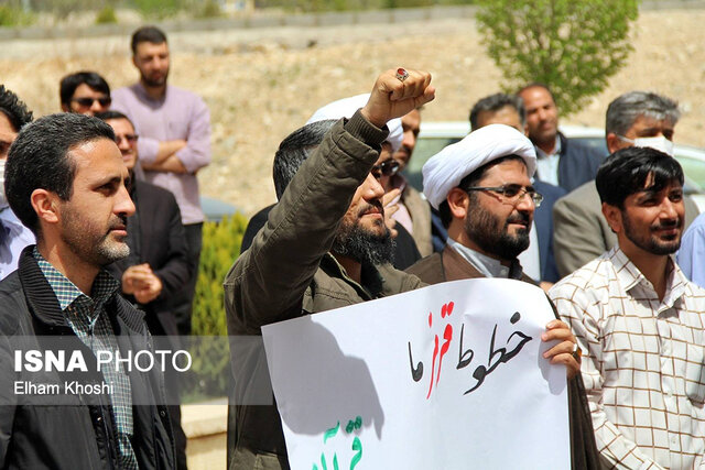 تجمع دانشجویی در زنجان برای محکومیت هتک حرمت به قرآن