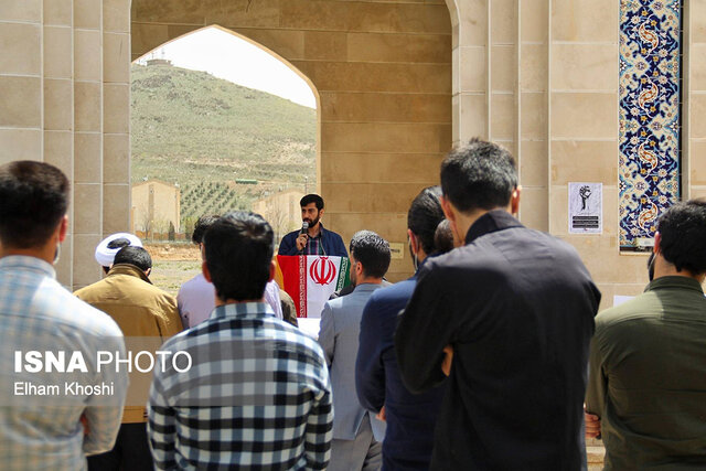 تجمع دانشجویی در زنجان برای محکومیت هتک حرمت به قرآن