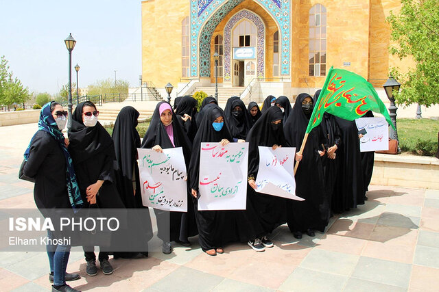 تجمع دانشجویی در زنجان برای محکومیت هتک حرمت به قرآن