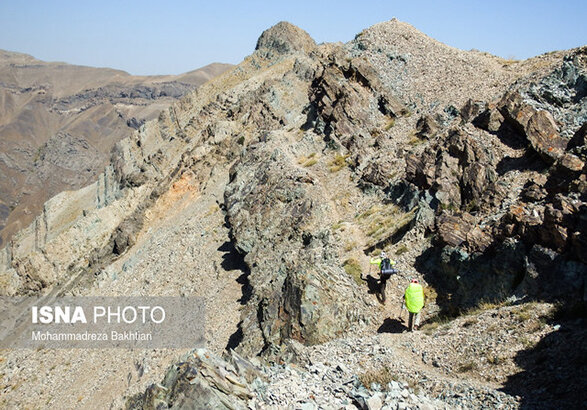 عکس تزئینی است نجات کوهنورد طارمی و رهاسازی ۲ مصدوم تصادف جادهای توسط هلالاحمر زنجان