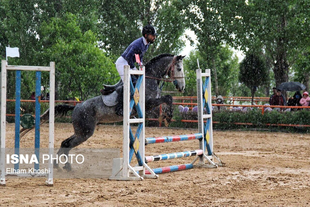 برگزاری دومین دوره مسابقات پرش با اسب در زنجان
