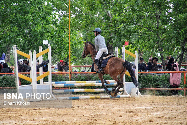برگزاری دومین دوره مسابقات پرش با اسب در زنجان