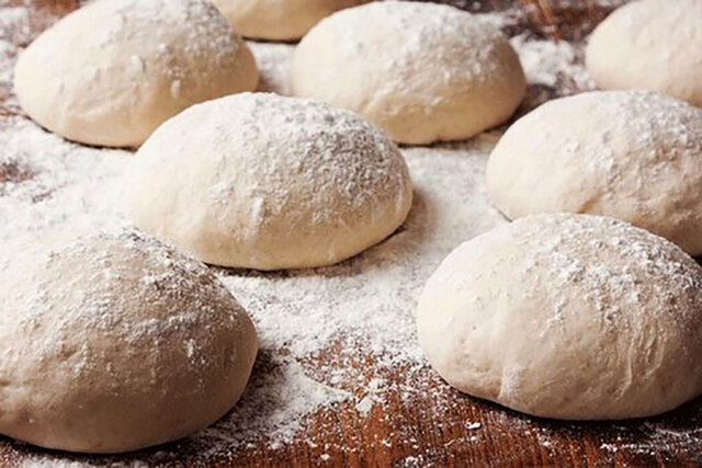 زنجانیها نان را به نرخ دیروز میخورند