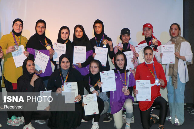 دختر زنجانی مچ حریفان را خواباند و طلایی شد