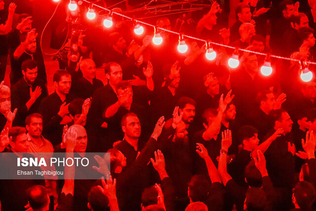 به برنامه های مذهبی تلویزیون نگاه شخصی داریم