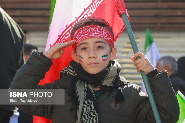 برگزاری باشکوه راهپیمایی ۱۳ آبان در زنجان