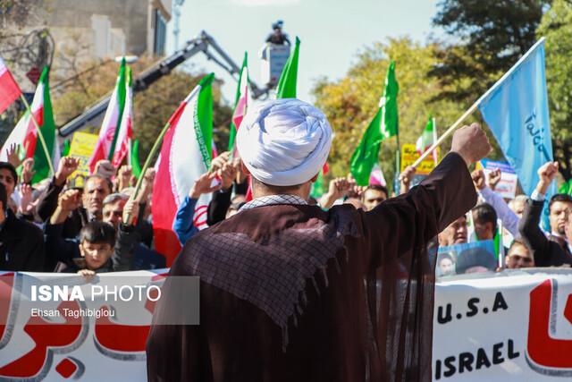 برگزاری باشکوه راهپیمایی ۱۳ آبان در زنجان