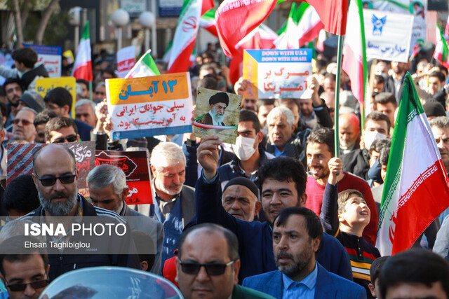 برگزاری باشکوه راهپیمایی ۱۳ آبان در زنجان