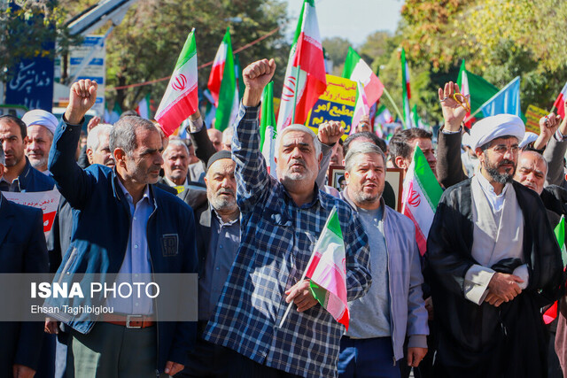 برگزاری باشکوه راهپیمایی ۱۳ آبان در زنجان
